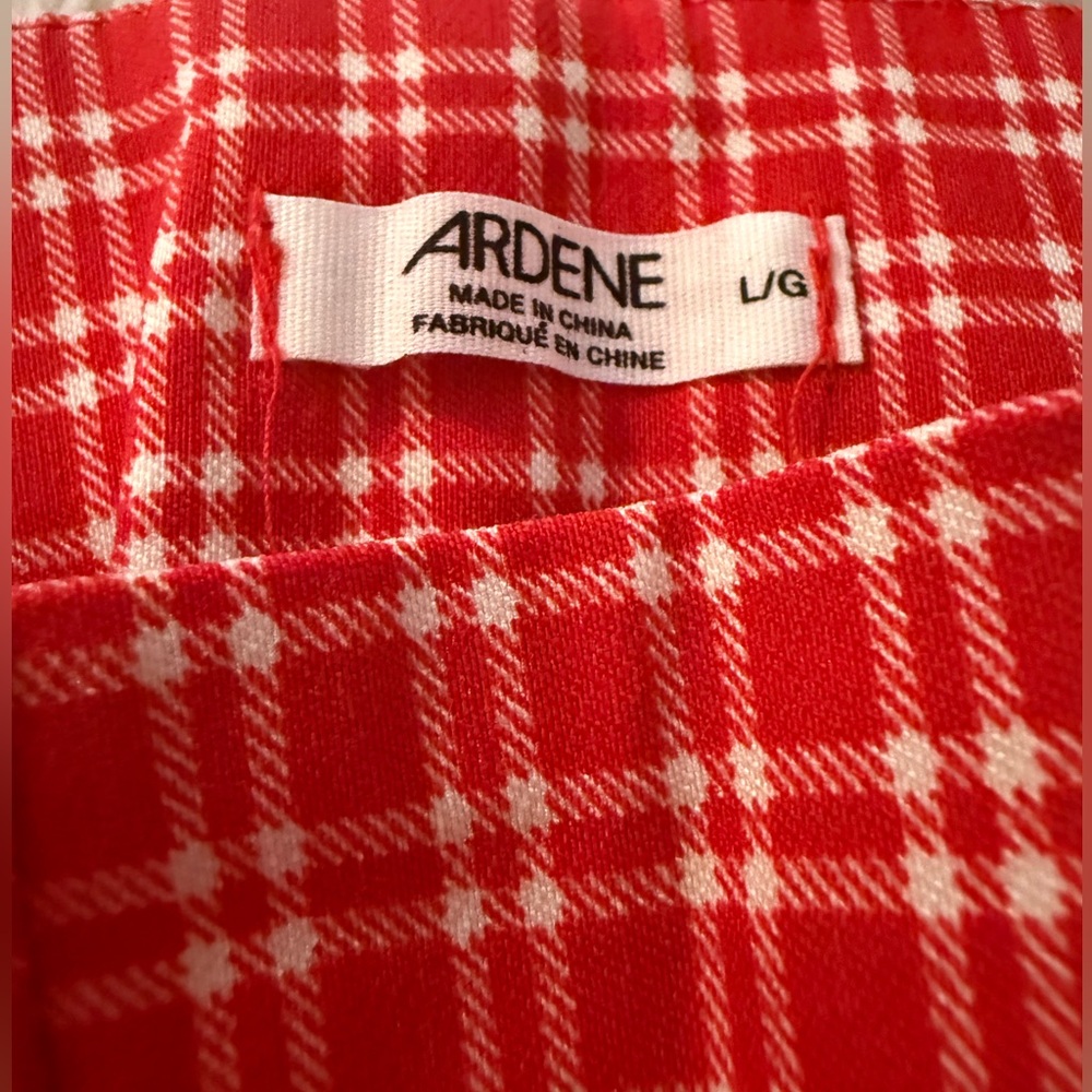Ardene Plaid High Rise Capris - Picture 2 of 3